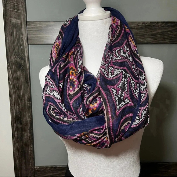 Accessories - Beautiful Purple Paisley Boho Y2K Infinity Scarf